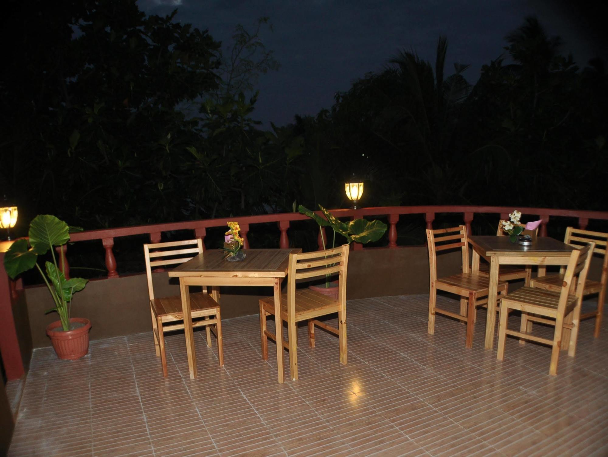Shadow Palm Hotel Maafushi Exterior foto